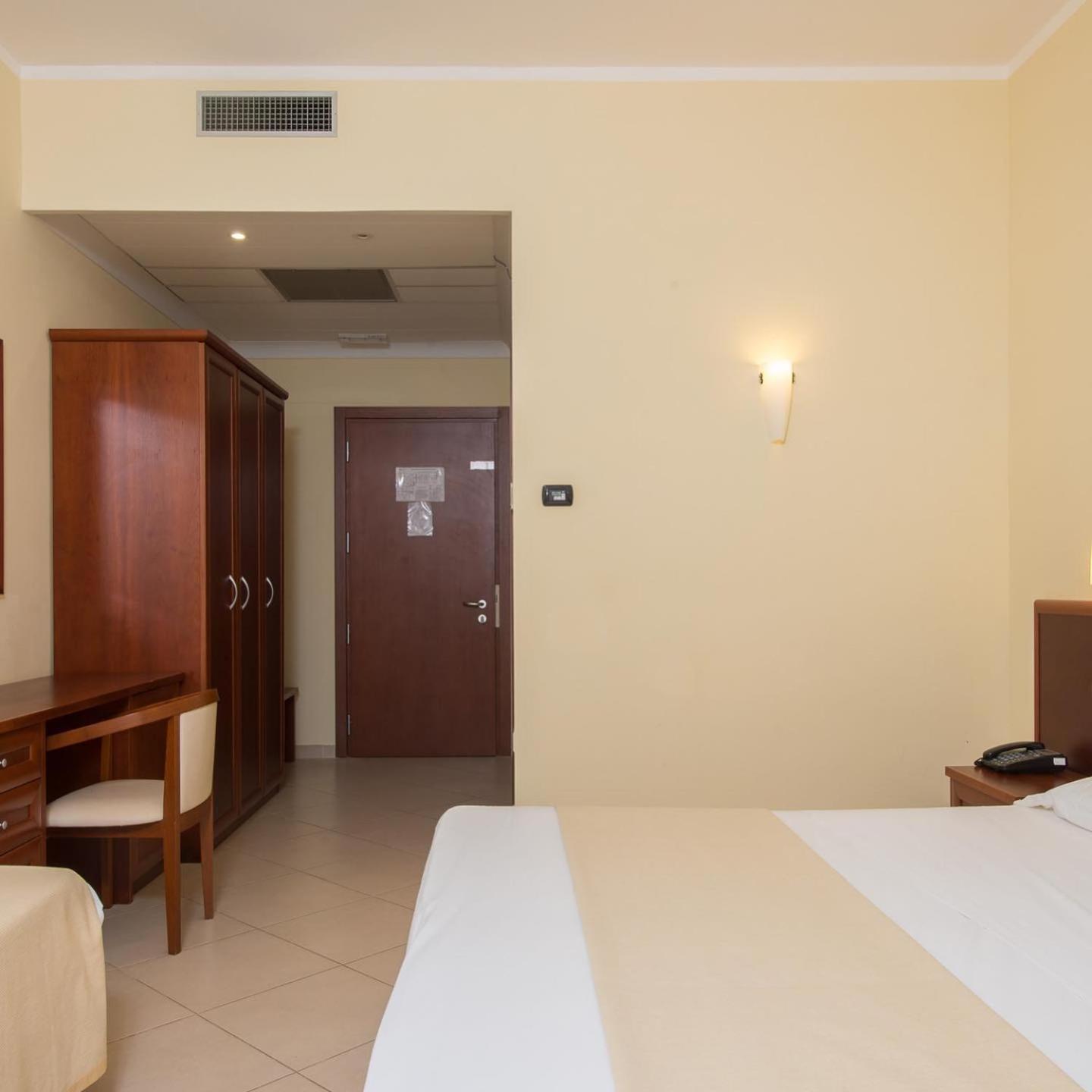 Hotel Orchidea Blu San Menaio Bagian luar foto